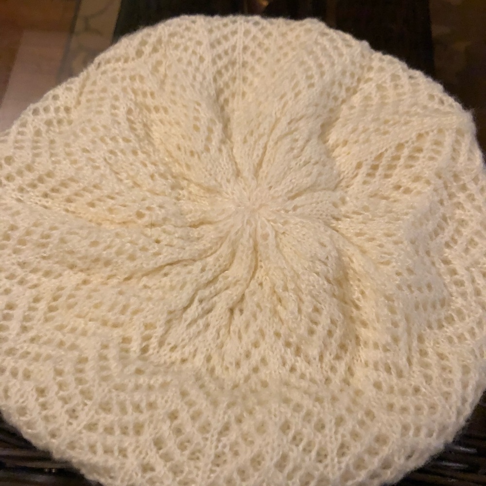 💥FINAL DAY Cream/white knit beret